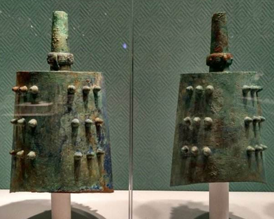 葉家山西周墓地發(fā)掘面積大,出土墓葬數(shù)量多,隨葬品類型十分豐富